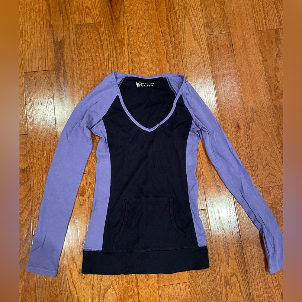Tee top XS purple and black Long Sleeve top